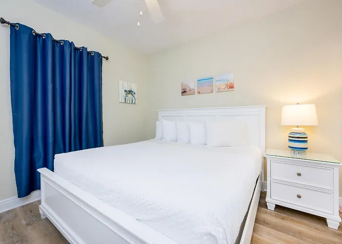 Crystal Shores West 807